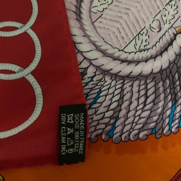 Hermès 25’ Silk Square Orange & Fuschia w/Box - Picture 5 of 8